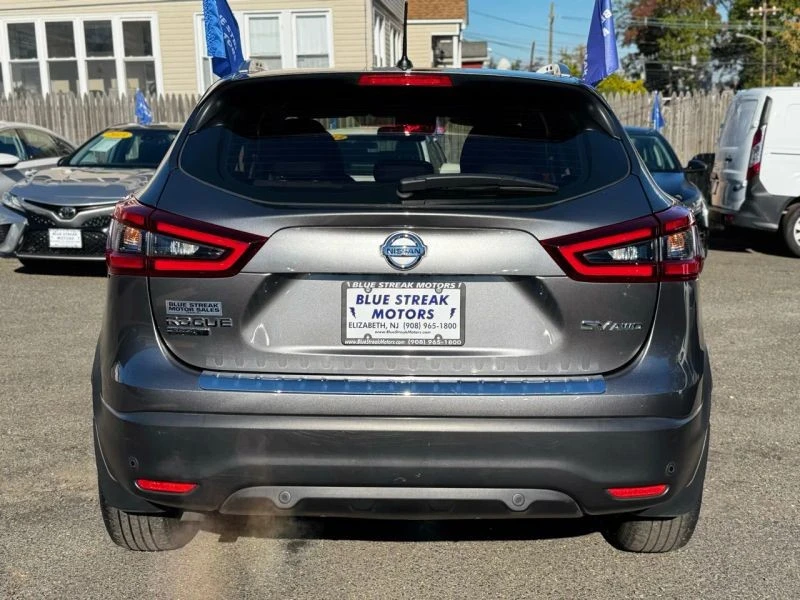 2020 Nissan Rogue - Image 9 of 12