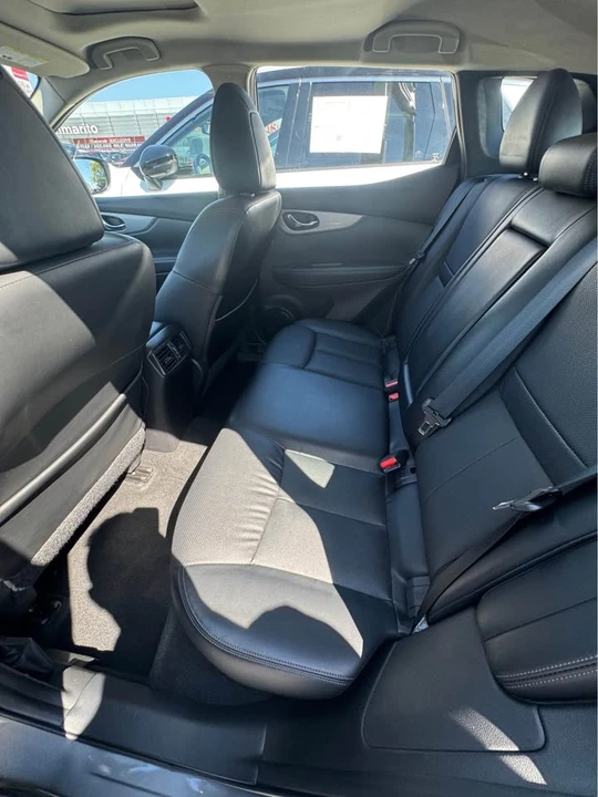 2020 Nissan Rogue - Image 9 of 11