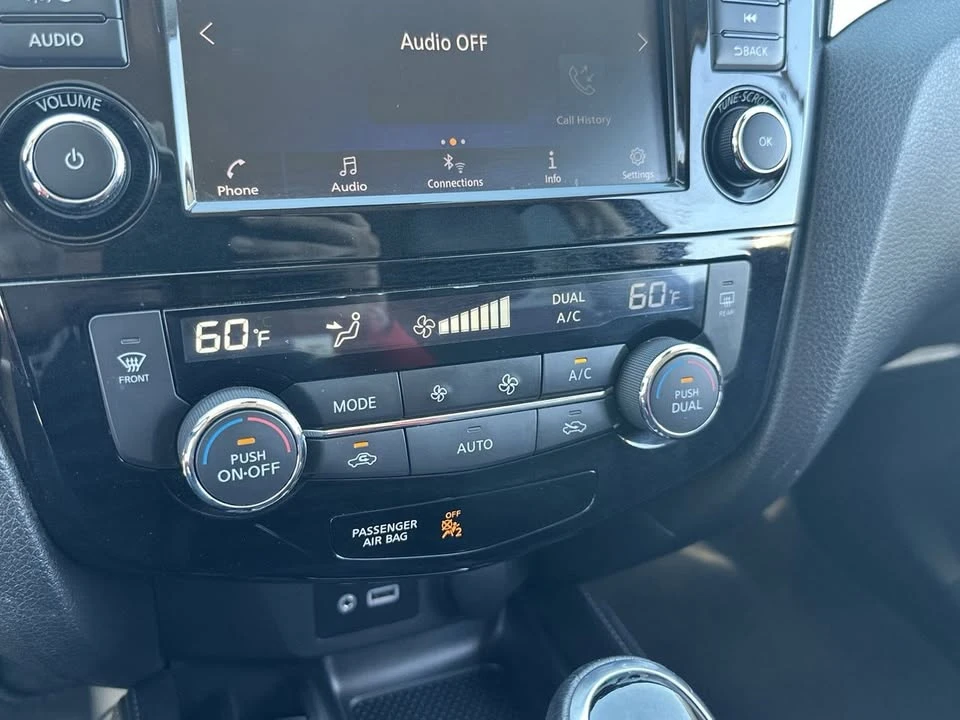 2020 Nissan Rogue - Image 16 of 19