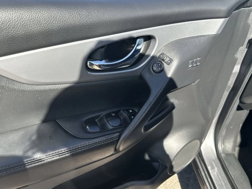 2020 Nissan Rogue - Image 19 of 19