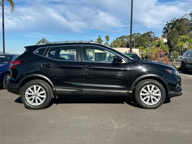 2020 Nissan Rogue - Image 2 of 12