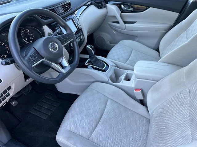 2020 Nissan Rogue - Image 10 of 12