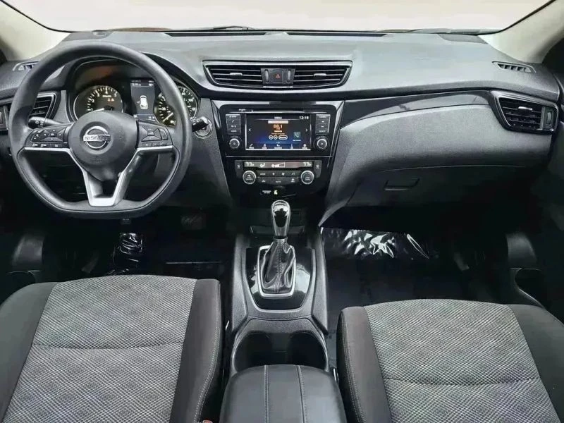 2020 Nissan Rogue - Image 10 of 12
