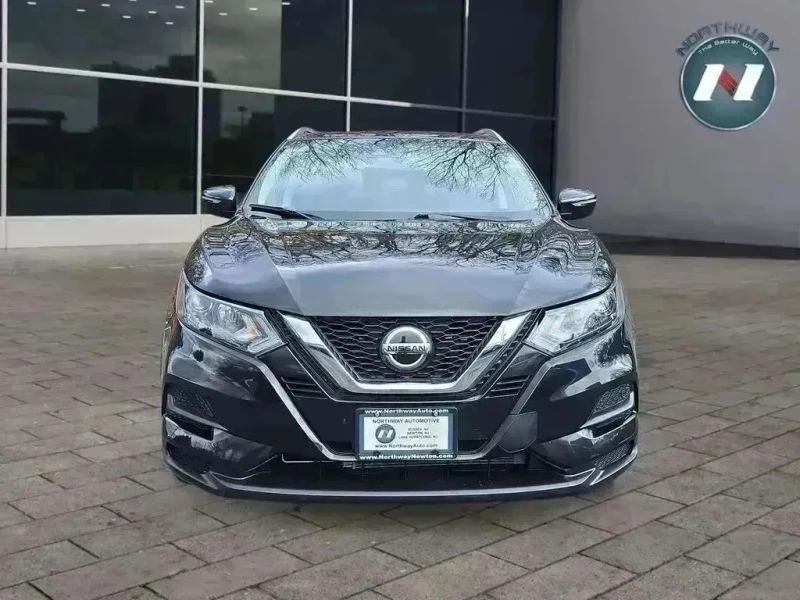2020 Nissan Rogue - Image 8 of 12