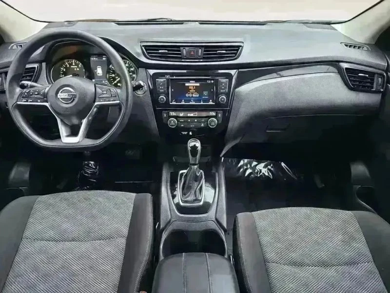 2020 Nissan Rogue - Image 10 of 12
