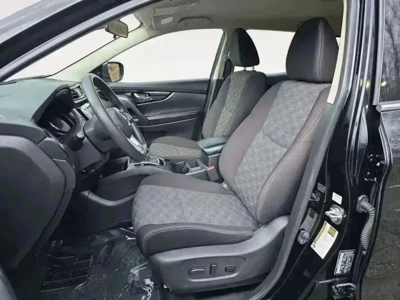 2020 Nissan Rogue - Image 9 of 12