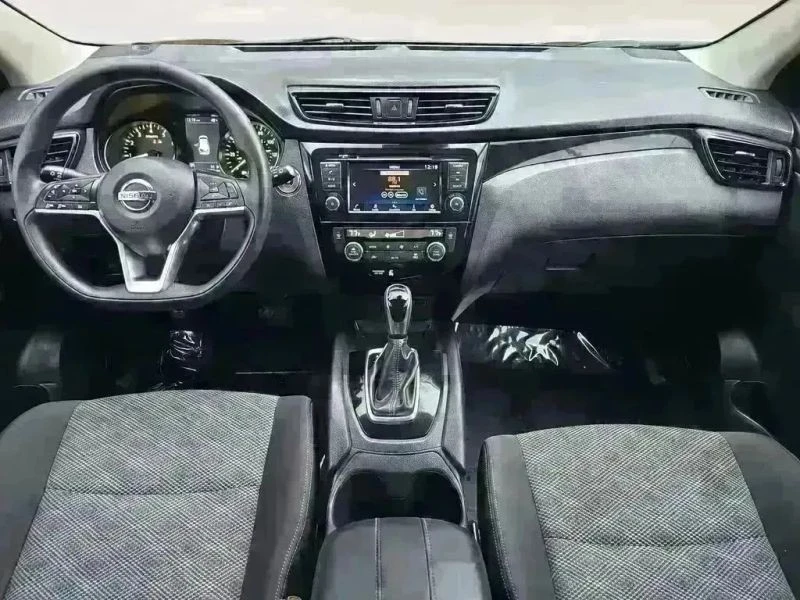 2020 Nissan Rogue - Image 10 of 12
