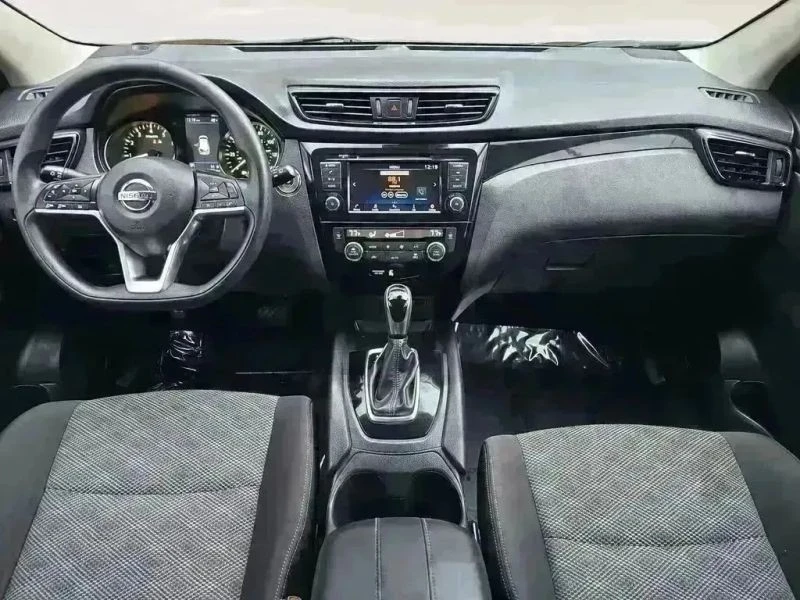 2020 Nissan Rogue - Image 10 of 12