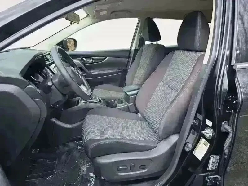 2020 Nissan Rogue - Image 9 of 12
