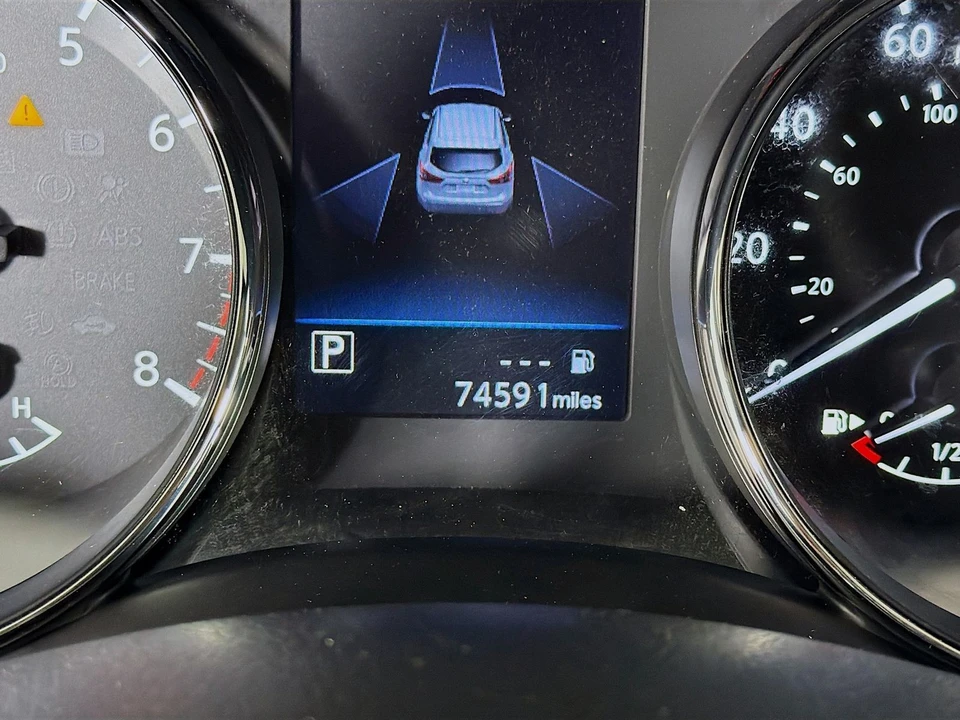 2020 Nissan Rogue - Image 15 of 21