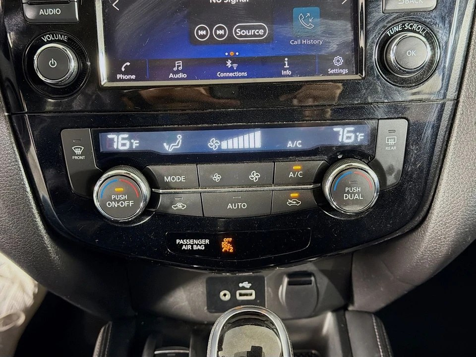 2020 Nissan Rogue - Image 18 of 21