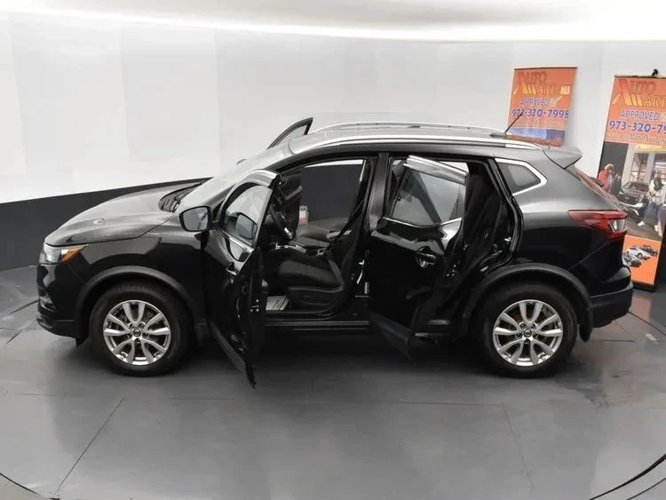2020 Nissan Rogue - Image 7 of 12