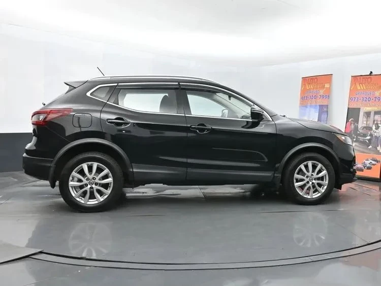 2020 Nissan Rogue - Image 4 of 12