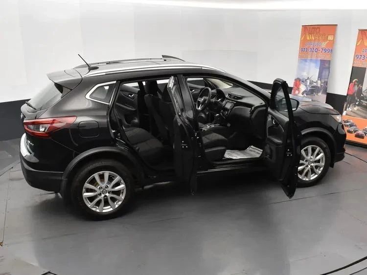 2020 Nissan Rogue - Image 6 of 12