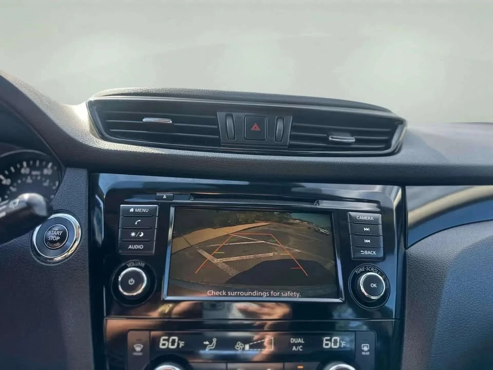 2020 Nissan Rogue - Image 15 of 20