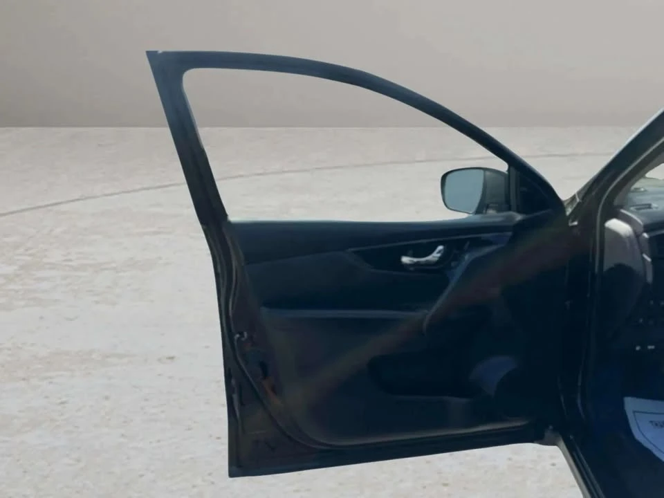 2020 Nissan Rogue - Image 9 of 20