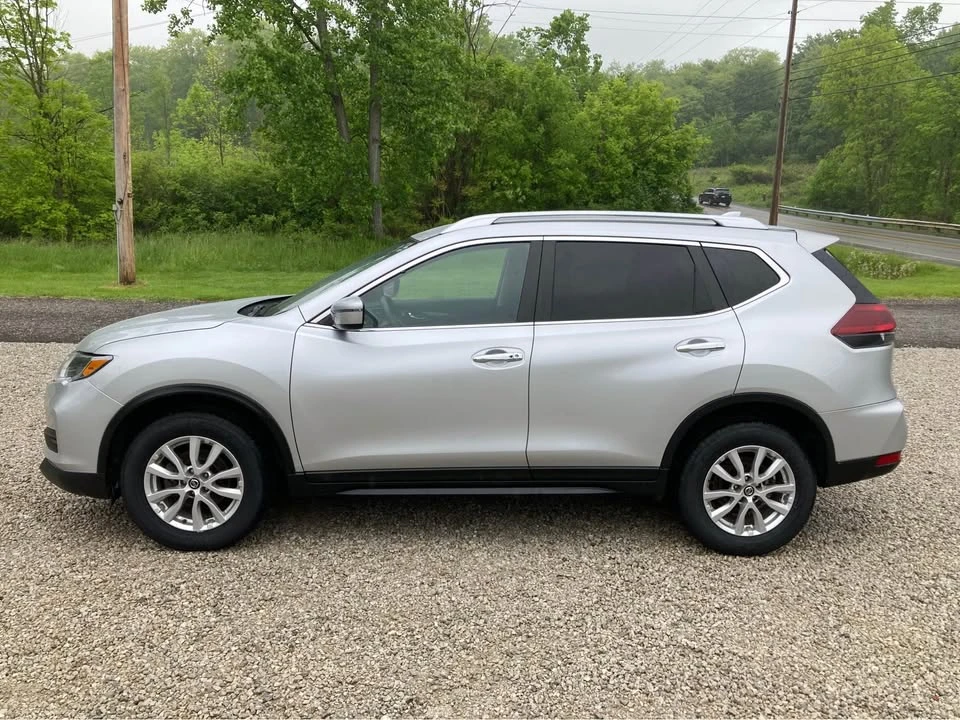 2020 Nissan Rogue - Image 2 of 11