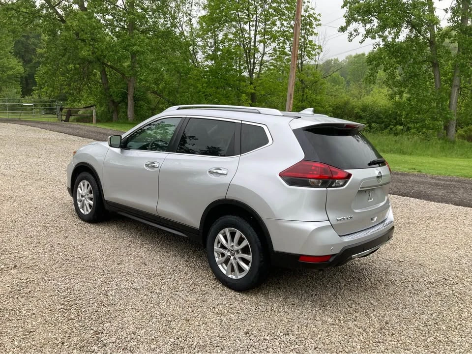 2020 Nissan Rogue - Image 3 of 11