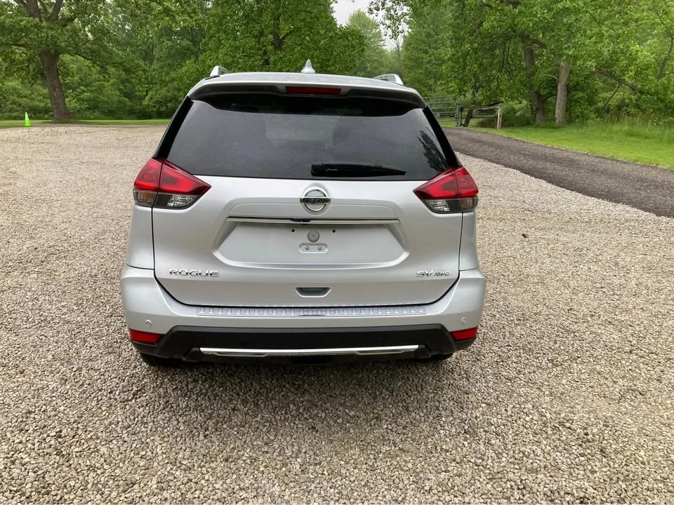 2020 Nissan Rogue - Image 4 of 11