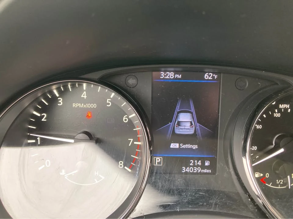 2020 Nissan Rogue - Image 9 of 11