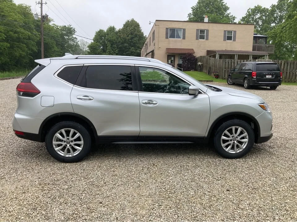 2020 Nissan Rogue - Image 6 of 11