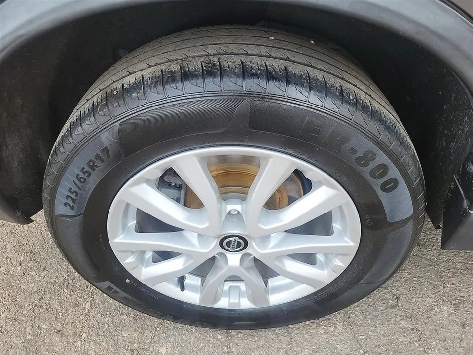 2020 Nissan Rogue - Image 9 of 20