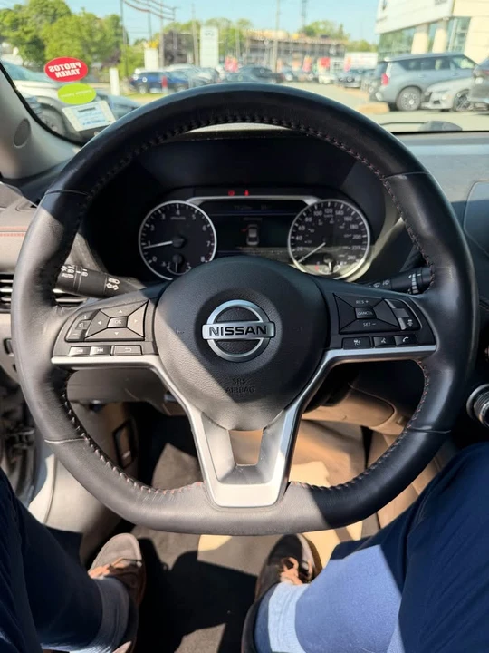 2020 Nissan Sentra - Image 9 of 16