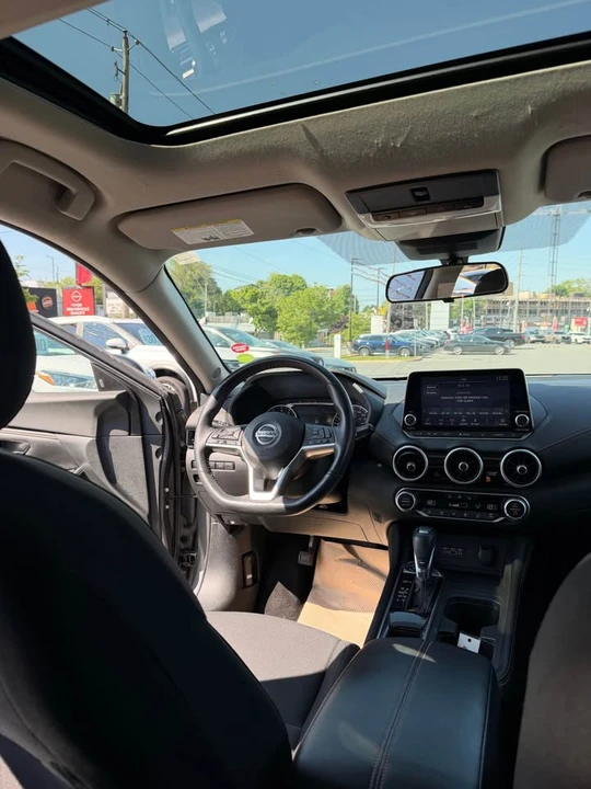 2020 Nissan Sentra - Image 13 of 16