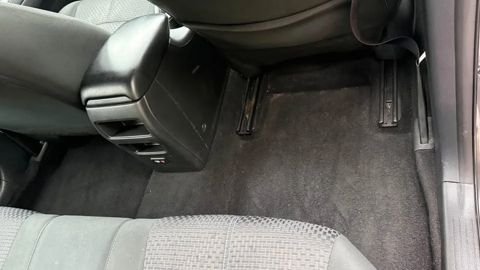 2020 Nissan Sentra - Image 12 of 17