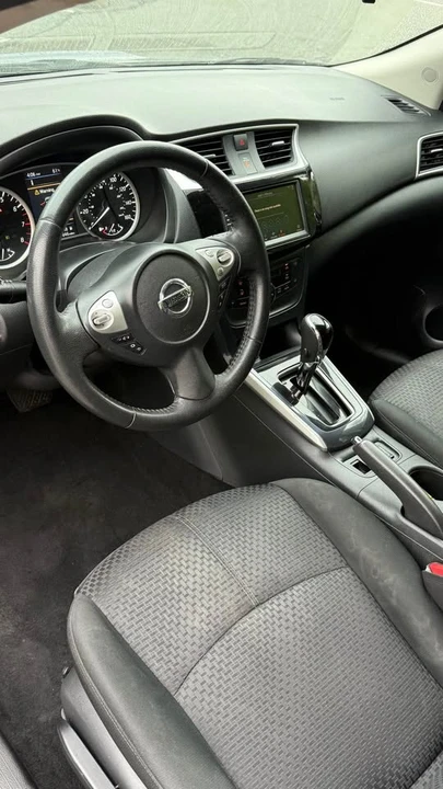 2020 Nissan Sentra - Image 16 of 17
