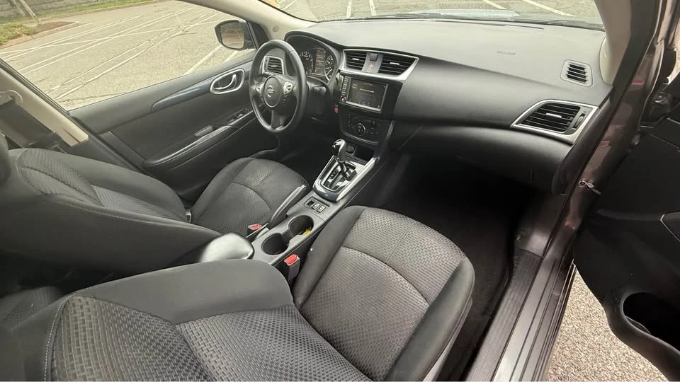 2020 Nissan Sentra - Image 15 of 17