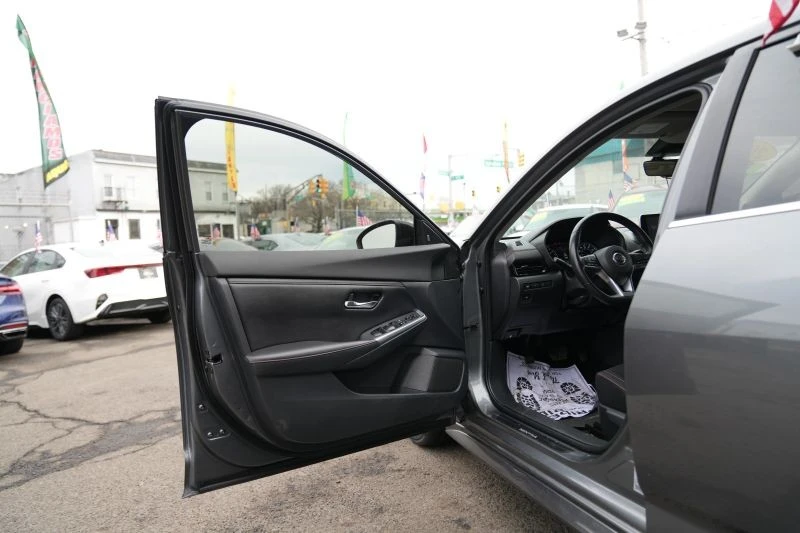 2020 Nissan Sentra 8th Gen - Image 9 of 12