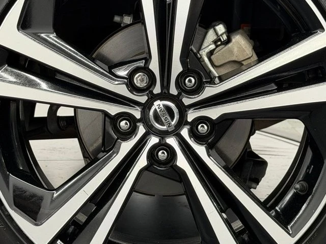 2020 Nissan Sentra 8th Gen - Image 15 of 21