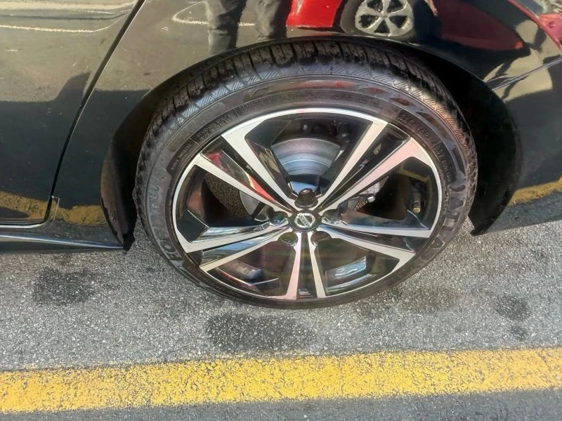 2020 Nissan Sentra 8th Gen - Image 9 of 12
