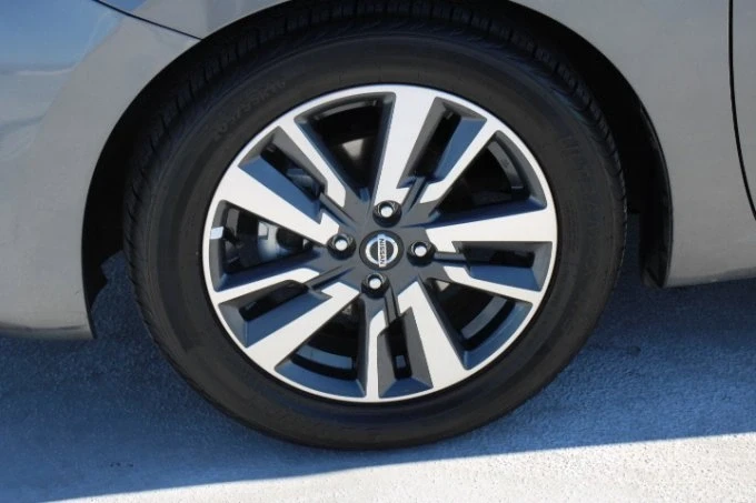 2020 Nissan Versa - Image 9 of 9
