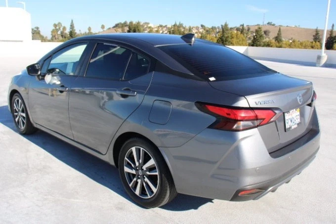 2020 Nissan Versa - Image 5 of 9