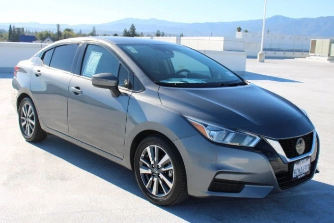 2020 Nissan Versa - Image 2 of 9