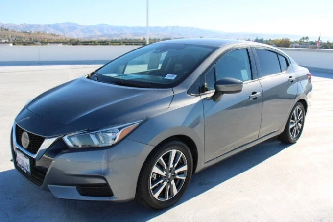 2020 Nissan Versa - Image 6 of 9