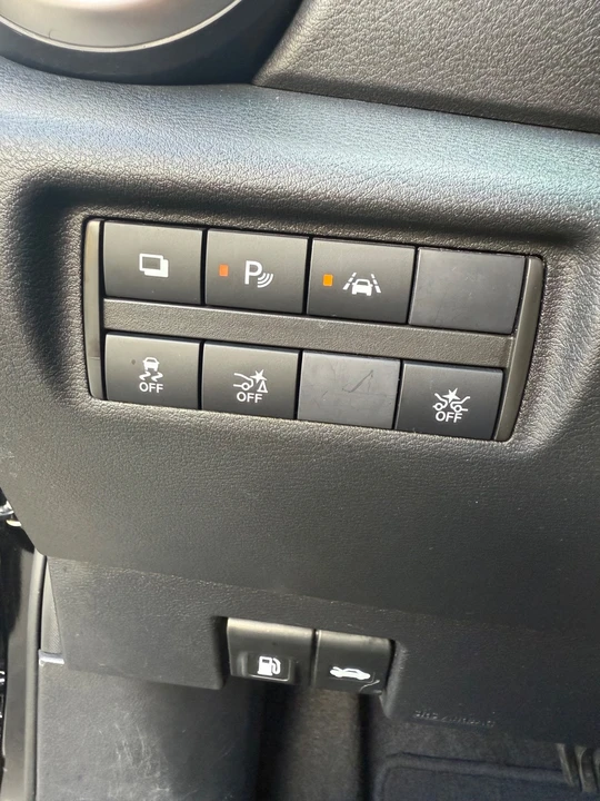 2020 Nissan Versa - Image 20 of 21