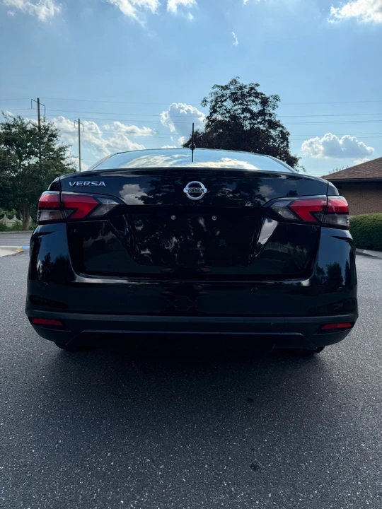 2020 Nissan Versa - Image 4 of 21