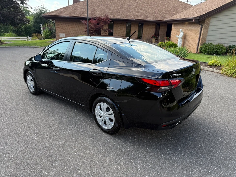 2020 Nissan Versa - Image 3 of 21