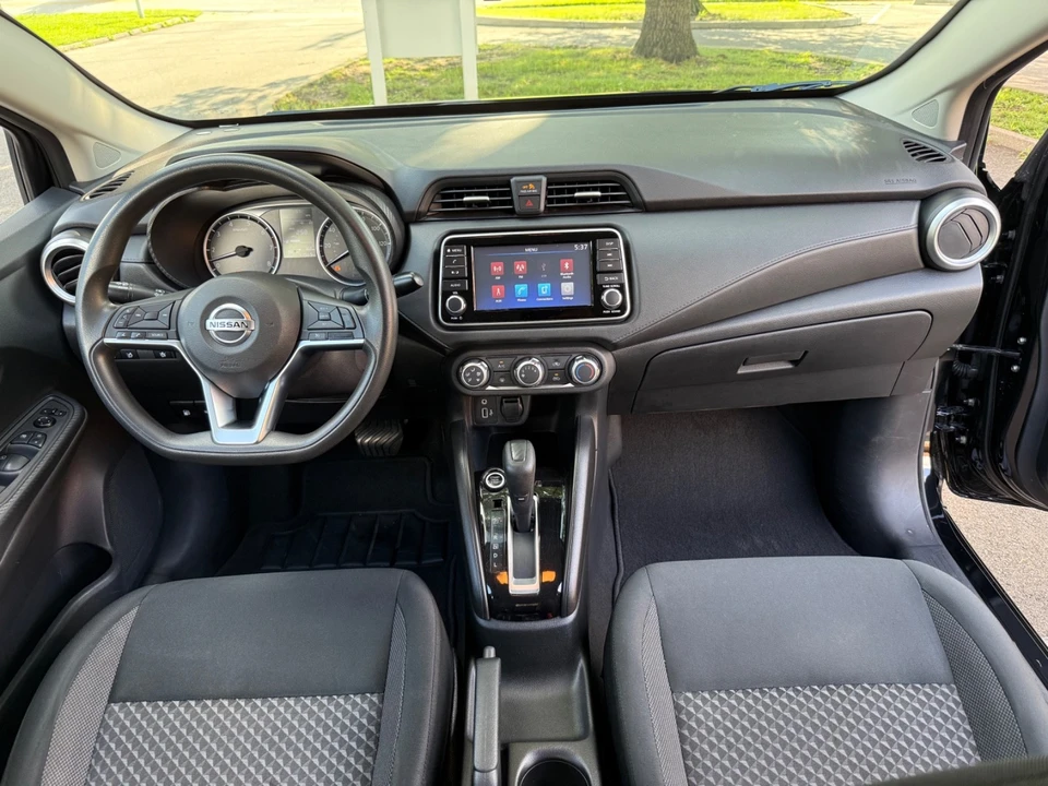 2020 Nissan Versa - Image 15 of 21