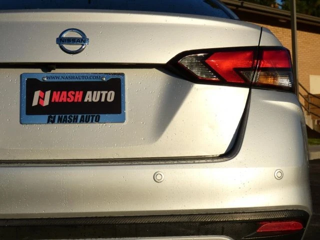 2020 Nissan Versa - Image 8 of 21