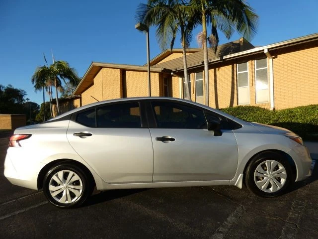 2020 Nissan Versa - Image 5 of 21