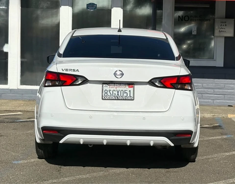 2020 Nissan Versa - Image 9 of 9