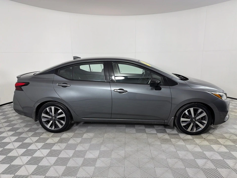 2020 Nissan Versa - Image 4 of 12