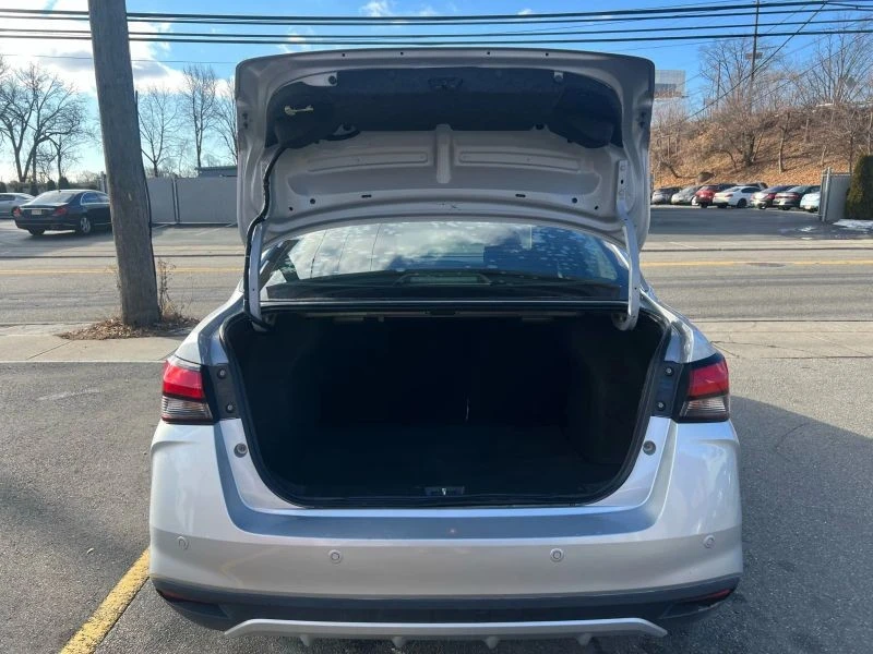 2020 Nissan Versa - Image 9 of 12