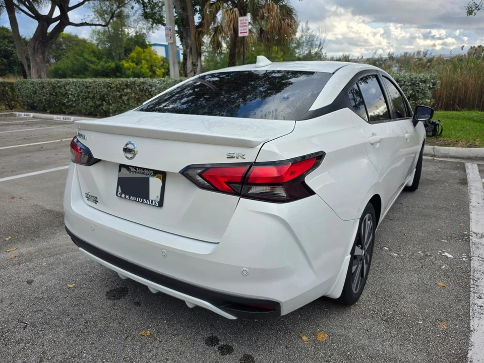 2020 Nissan Versa - Image 2 of 18