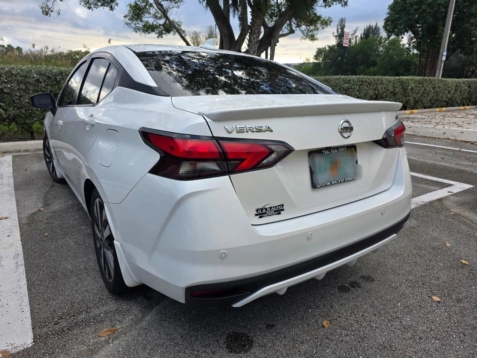 2020 Nissan Versa - Image 3 of 18