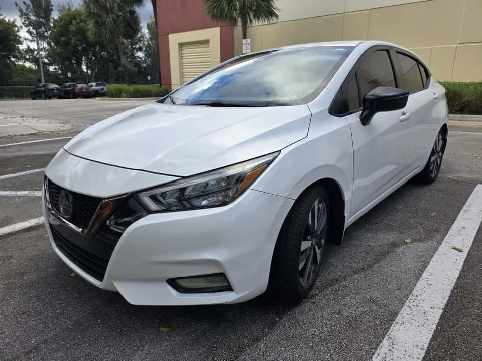 2020 Nissan Versa - Image 4 of 18